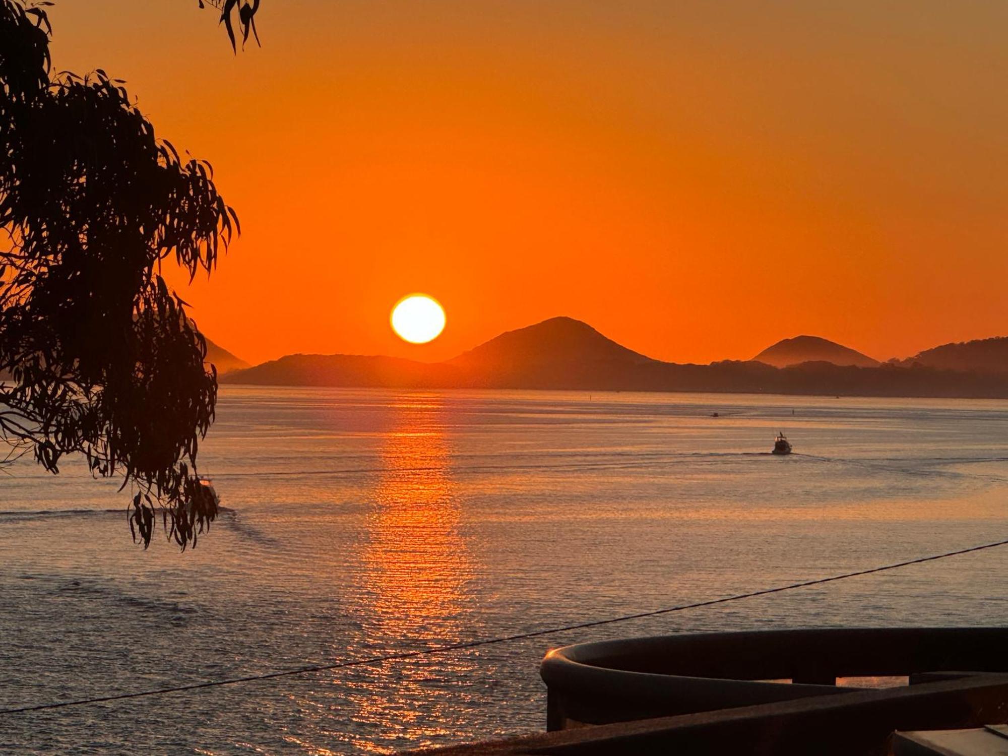 Apartment Tranquil Escape - Koala Hotspot - 2 Bed 2 Bath Spectacular Sea Views *